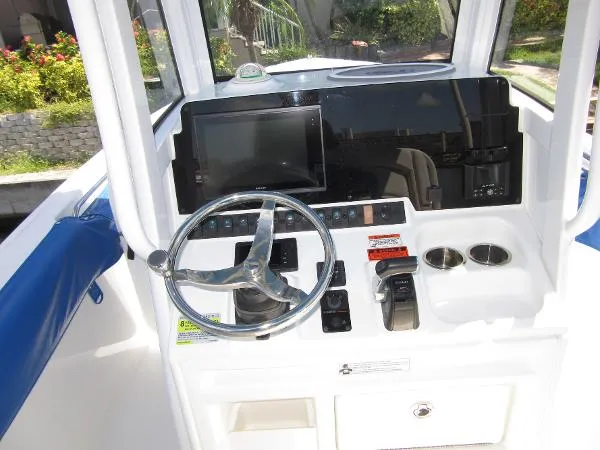 Slide: The Image of Sea Hunt Ultra 239 SE 2020 - 8