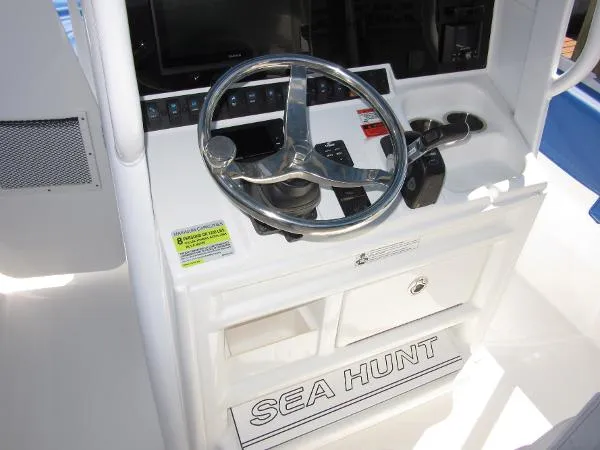 Slide: The Image of Sea Hunt Ultra 239 SE 2020 - 9