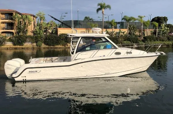Slide: The Image of Boston Whaler 315 Conquest 2015 - 0