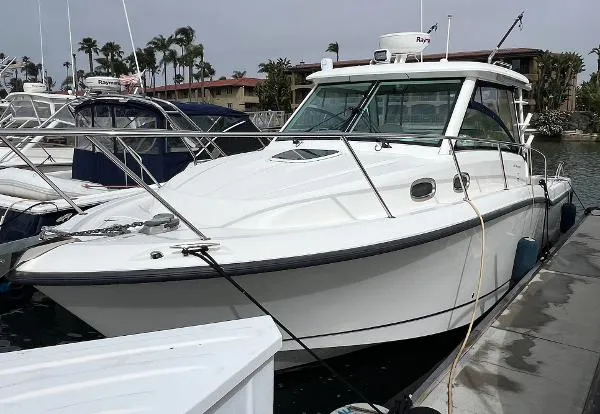 Slide: The Image of Boston Whaler 315 Conquest 2015 - 2