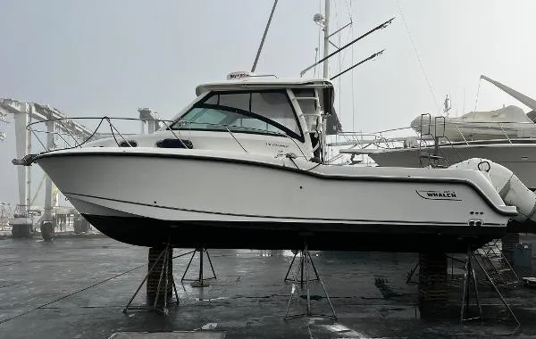 Slide: The Image of Boston Whaler 315 Conquest 2015 - 3