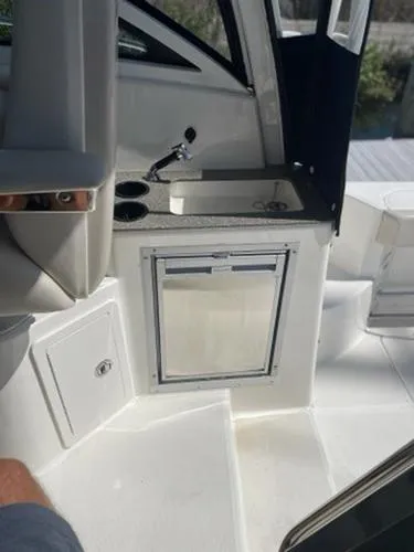 Slide: The Image of Boston Whaler 315 Conquest 2015 - 9