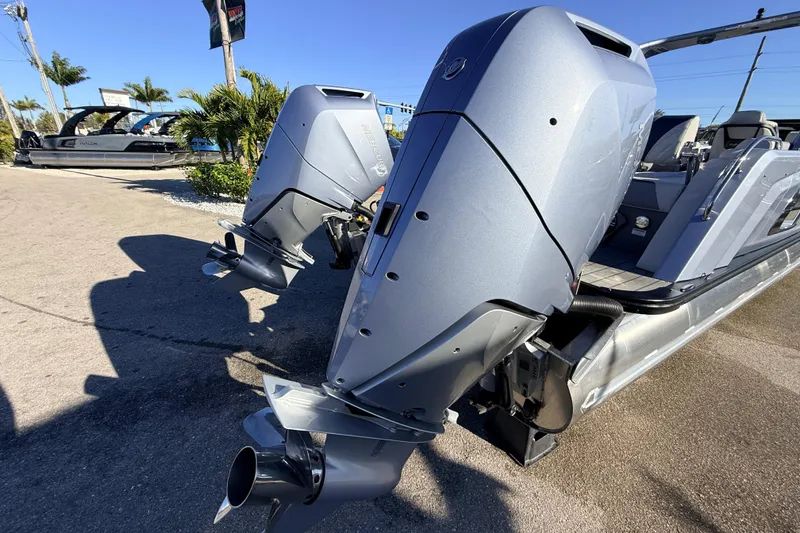 Slide: The Image of 2026 Avalon Excalibur boat with twin Mercury 425hp V-10 engines and joystick control. - 39