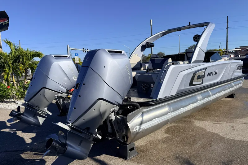 Slide: The Image of 2026 Avalon Excalibur boat with twin Mercury 425hp V-10 engines and joystick control. - 7