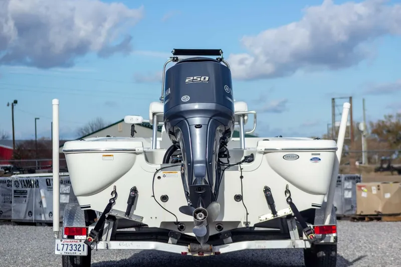 Slide: The Image of 2014 NauticStar 2400 Sport boat with Yamaha 250 engine on trailer. - 3
