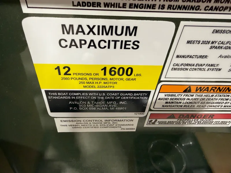 Slide: The Image of Tahoe LTZ 200HP Elite Windshield 2385 Tritoon 2026 - 18