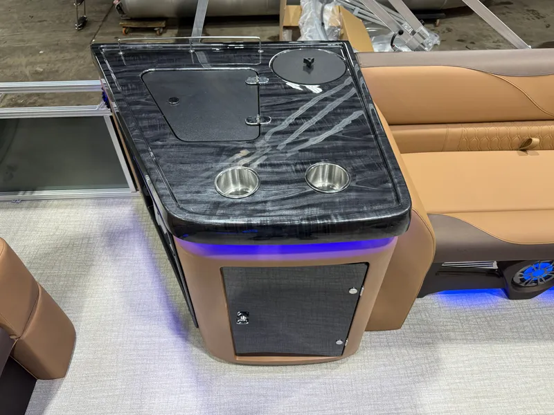 Slide: The Image of Tahoe LTZ 200HP Elite Windshield 2385 Tritoon 2026 - 20