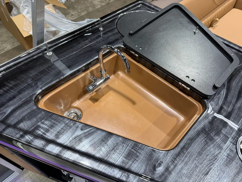 Slide: The Image of Tahoe LTZ 200HP Elite Windshield 2385 Tritoon 2026 - 23