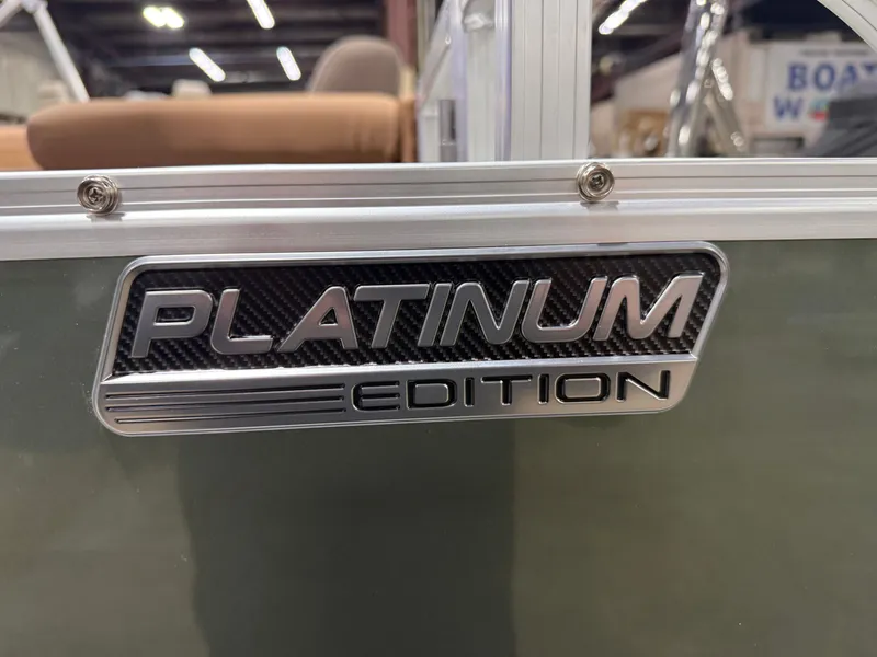 Slide: The Image of Tahoe LTZ 200HP Elite Windshield 2385 Tritoon 2026 - 43