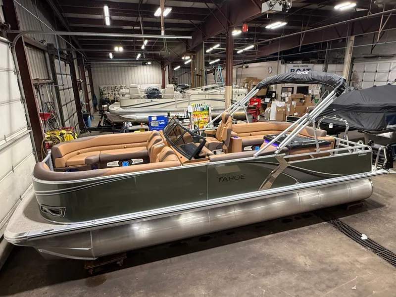 Slide: The Image of Tahoe LTZ 200HP Elite Windshield 2385 Tritoon 2026 - 53