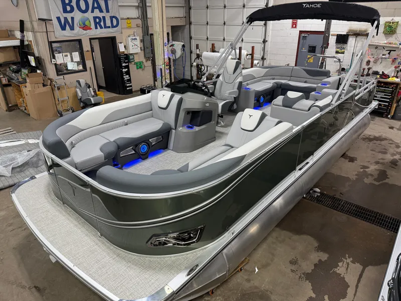 The Image of Tahoe LTZ 200HP Elite 2385 Tritoon 2025 - 1