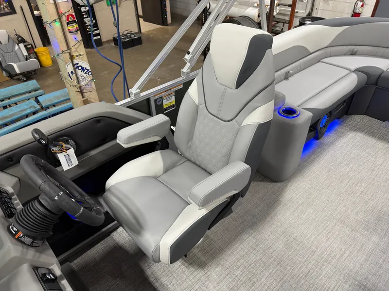 Slide: The Image of Tahoe LTZ 200HP Elite 2385 Tritoon 2025 - 12