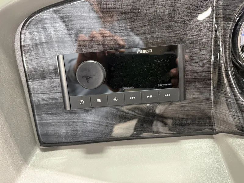 Slide: The Image of Tahoe LTZ 200HP Elite 2385 Tritoon 2025 - 14