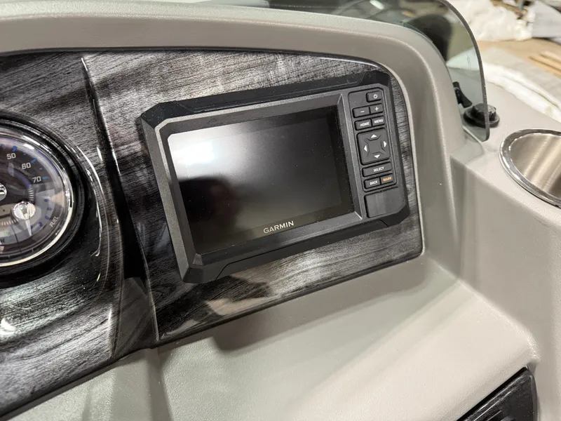 Slide: The Image of Tahoe LTZ 200HP Elite 2385 Tritoon 2025 - 16