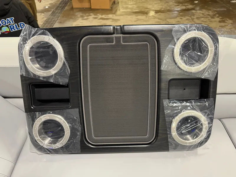 Slide: The Image of Tahoe LTZ 200HP Elite 2385 Tritoon 2025 - 29