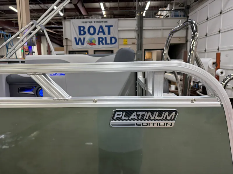 Slide: The Image of Tahoe LTZ 200HP Elite 2385 Tritoon 2025 - 38