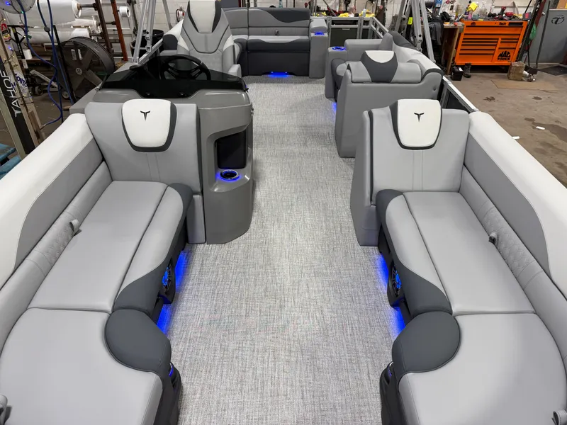 Slide: The Image of Tahoe LTZ 200HP Elite 2385 Tritoon 2025 - 8