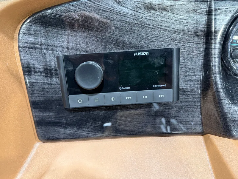 Slide: The Image of Tahoe LTZ 200HP Elite 2385 Tritoon 2026 - 12