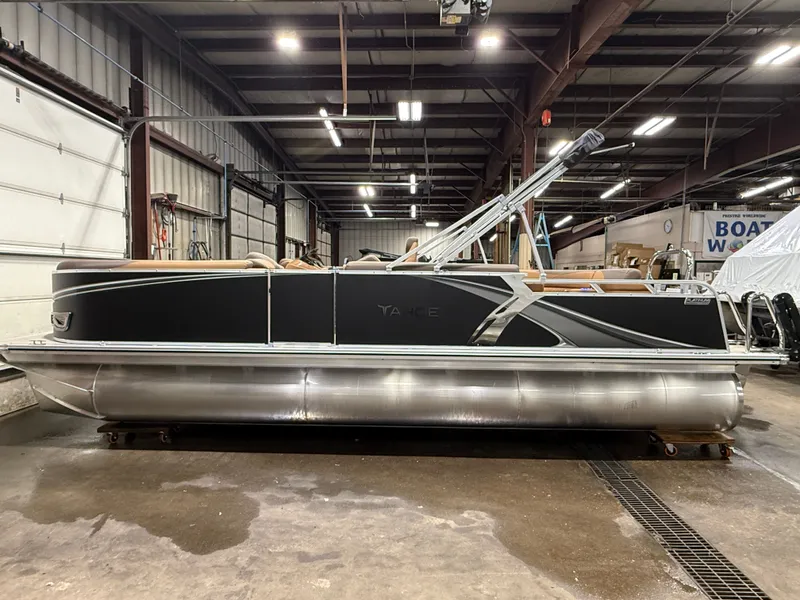 Slide: The Image of Tahoe LTZ 200HP Elite 2385 Tritoon 2026 - 46