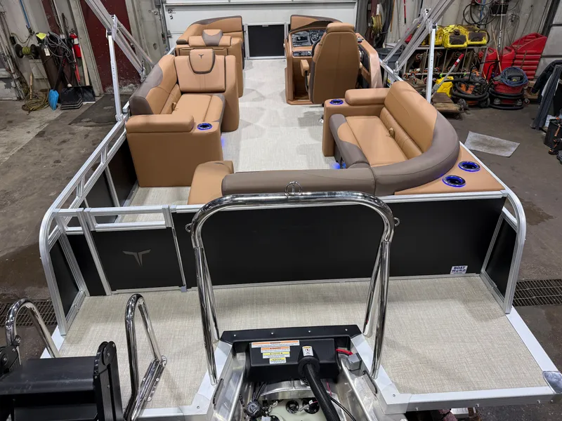 Slide: The Image of Tahoe LTZ 200HP Elite 2385 Tritoon 2026 - 5