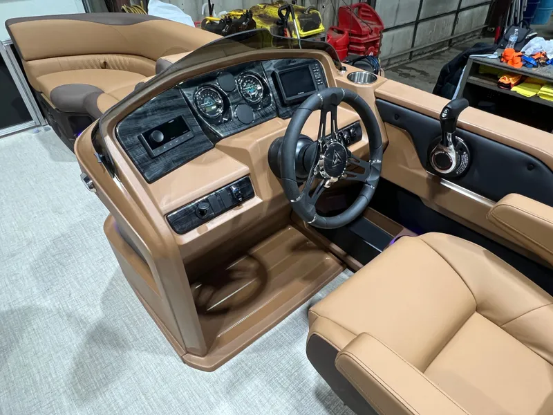 Slide: The Image of Tahoe LTZ 200HP Elite 2385 Tritoon 2026 - 11