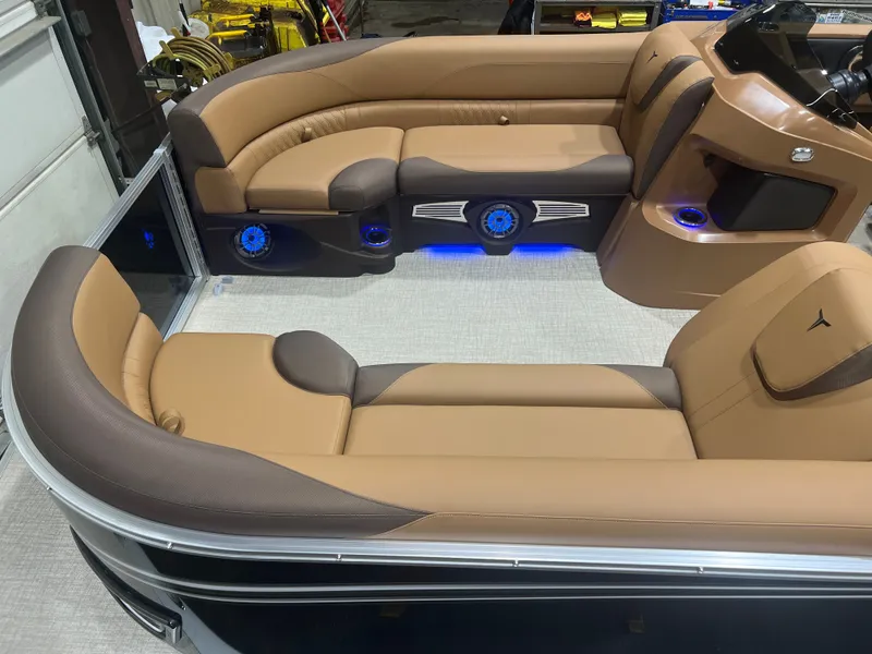 Slide: The Image of Tahoe LTZ 200HP Elite 2385 Tritoon 2026 - 2