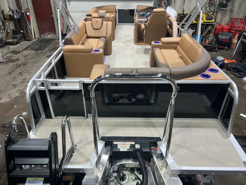 Slide: The Image of Tahoe LTZ 200HP Elite 2385 Tritoon 2026 - 26