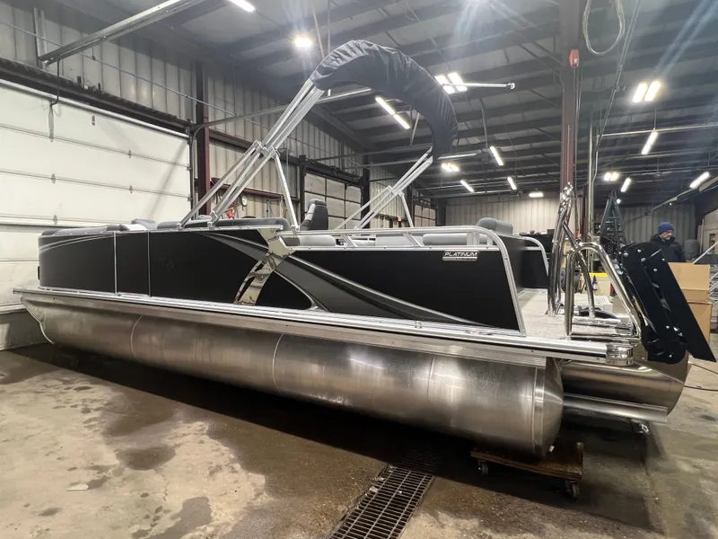 Slide: The Image of Tahoe LTZ 200HP Elite 2385 Tritoon 2026 - 33