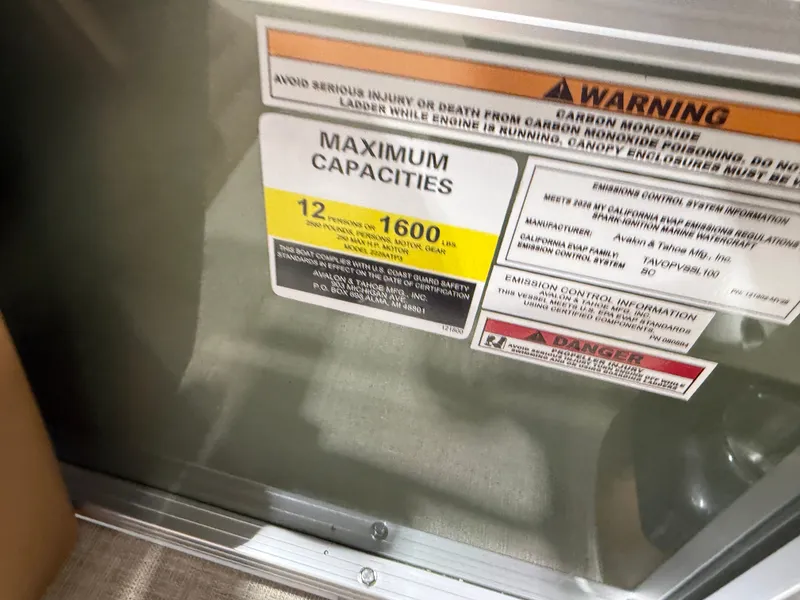 Slide: The Image of Tahoe Sport 200HP Rear Fish 2385 Tritoon 2026 - 16