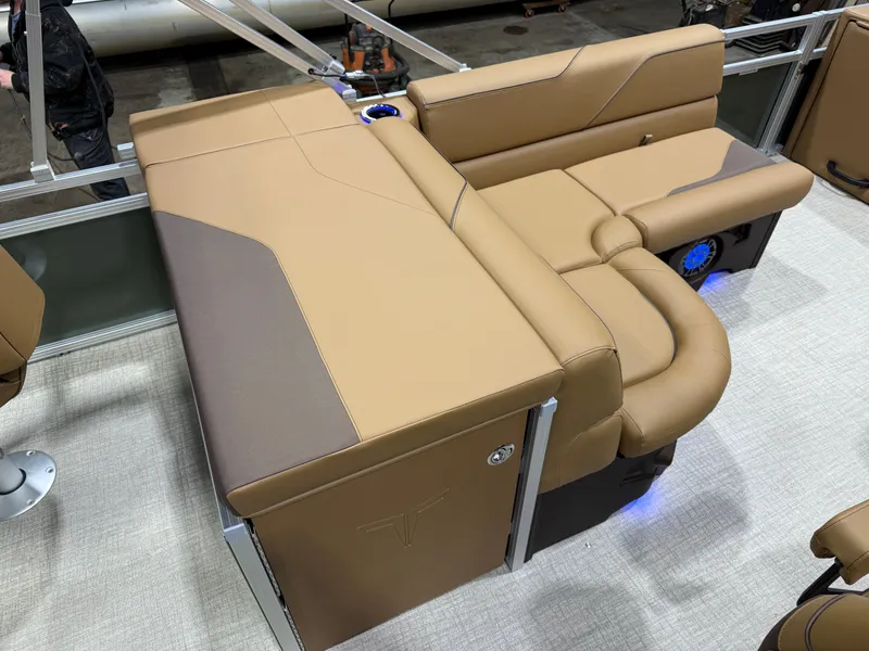 Slide: The Image of Tahoe Sport 200HP Rear Fish 2385 Tritoon 2026 - 17