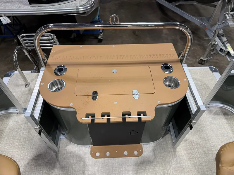 Slide: The Image of Tahoe Sport 200HP Rear Fish 2385 Tritoon 2026 - 22