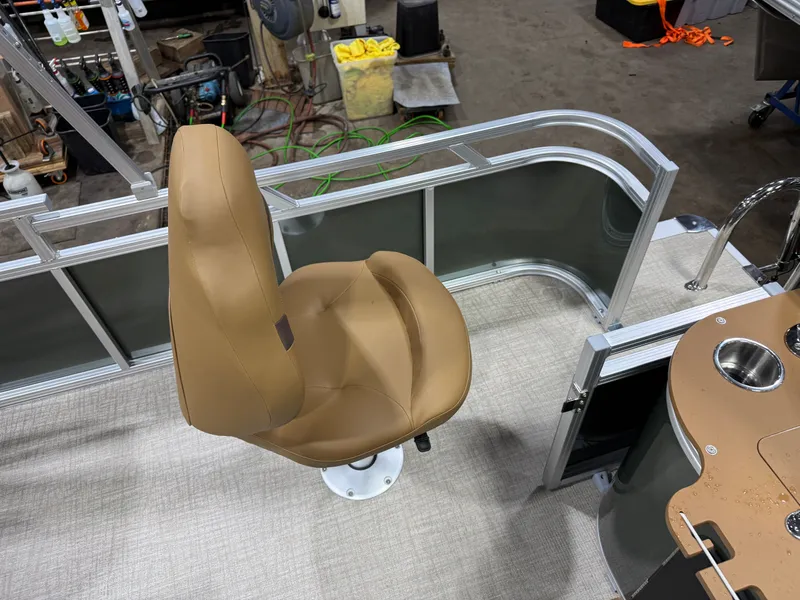 Slide: The Image of Tahoe Sport 200HP Rear Fish 2385 Tritoon 2026 - 24