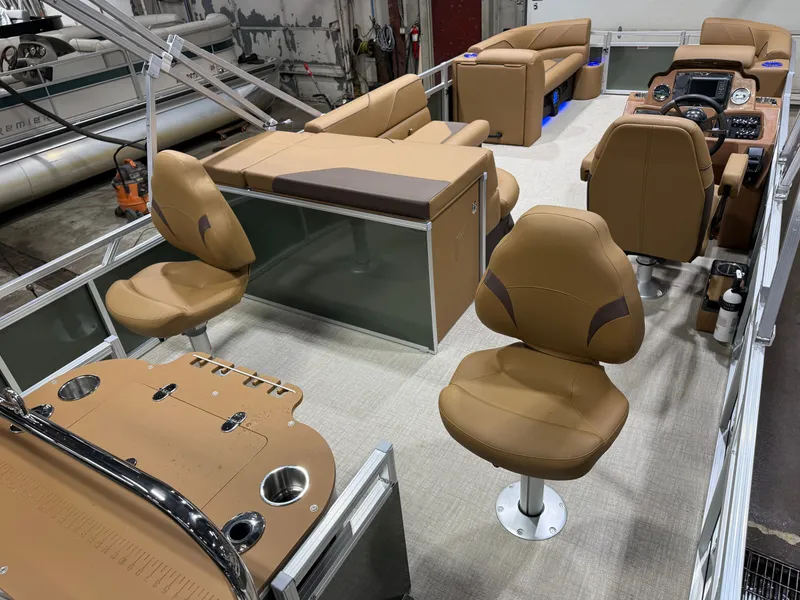 Slide: The Image of Tahoe Sport 200HP Rear Fish 2385 Tritoon 2026 - 26