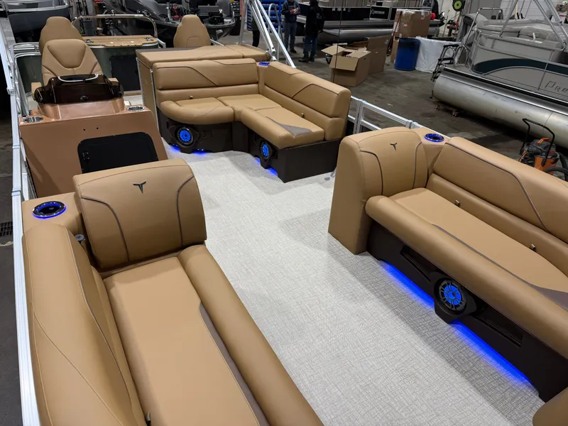 Slide: The Image of Tahoe Sport 200HP Rear Fish 2385 Tritoon 2026 - 37