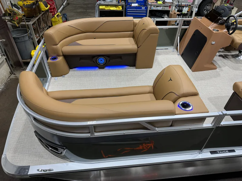 Slide: The Image of Tahoe Sport 200HP Rear Fish 2385 Tritoon 2026 - 4