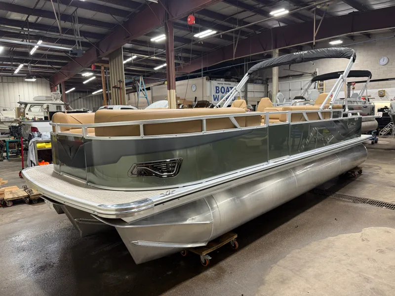 Slide: The Image of Tahoe Sport 200HP Rear Fish 2385 Tritoon 2026 - 41