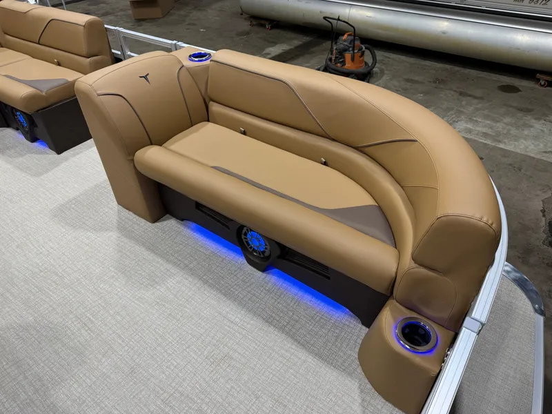 Slide: The Image of Tahoe Sport 200HP Rear Fish 2385 Tritoon 2026 - 8