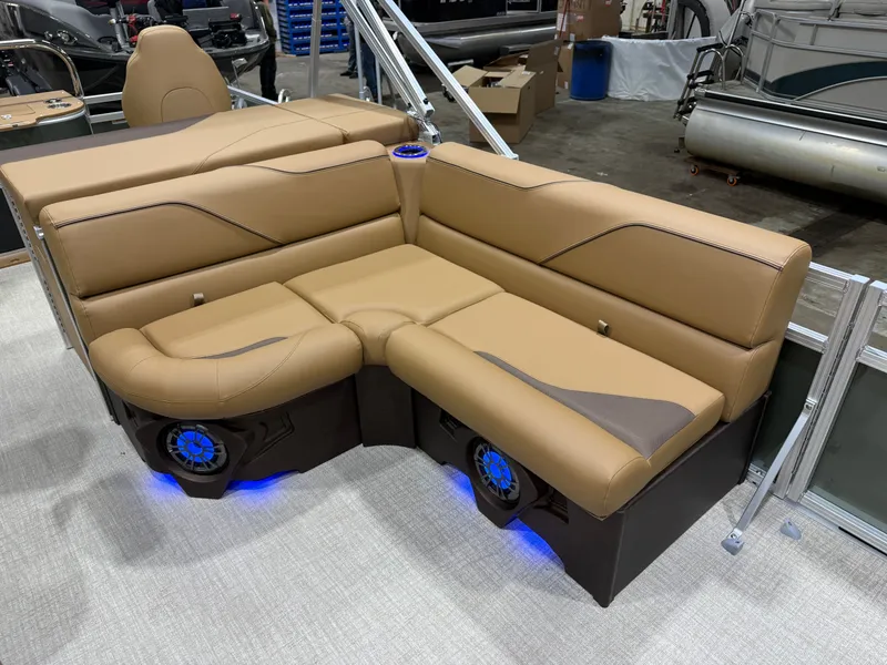 Slide: The Image of Tahoe Sport 200HP Rear Fish 2385 Tritoon 2026 - 9