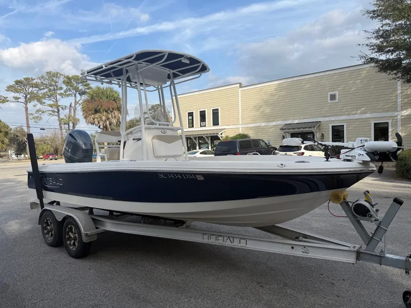 Slide: The Image of Robalo 206 Cayman 2019 - 12