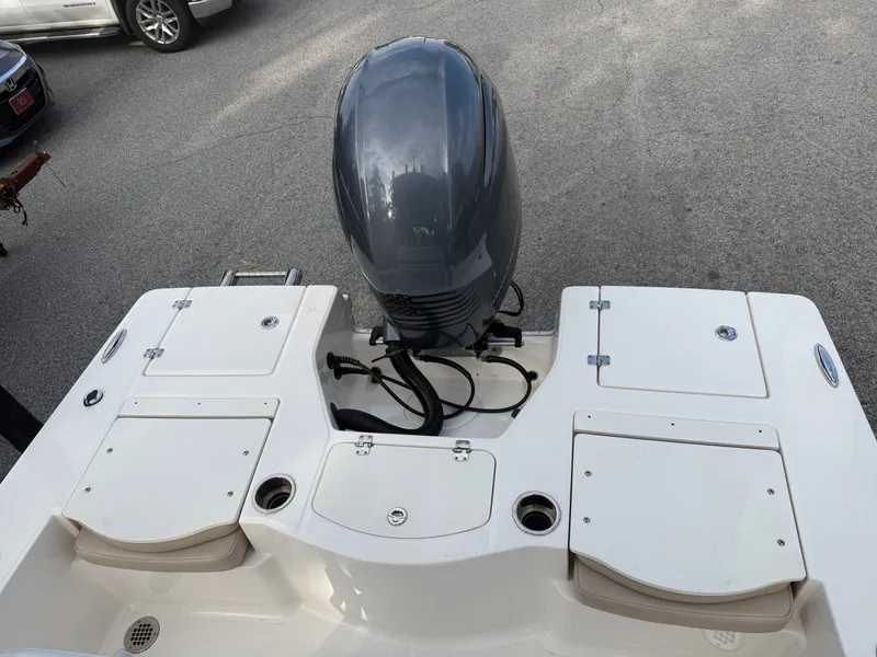 Slide: The Image of Robalo 206 Cayman 2019 - 14