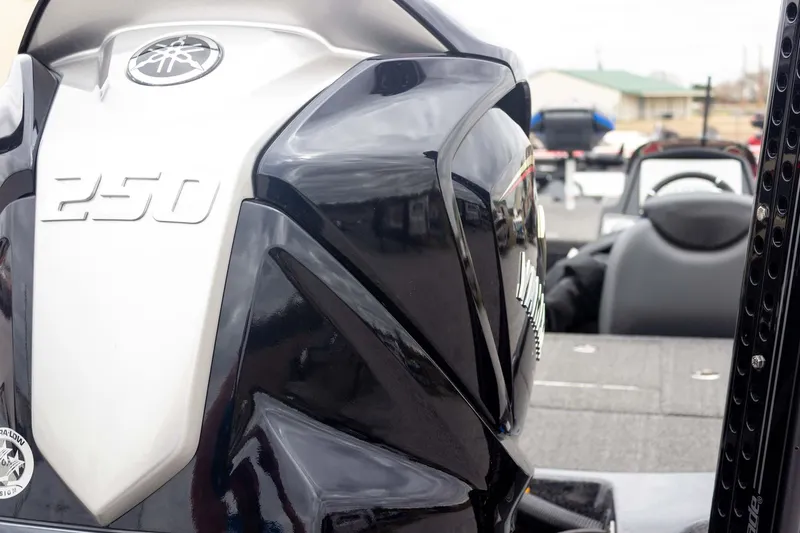 Slide: The Image of 2023 Caymas CX 21 PRO boat with Yamaha 250 engine, rear view. - 27