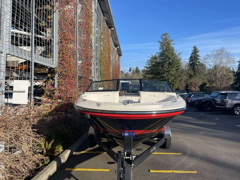 Slide: The Image of Sea Ray SPX 190 2021 - 3