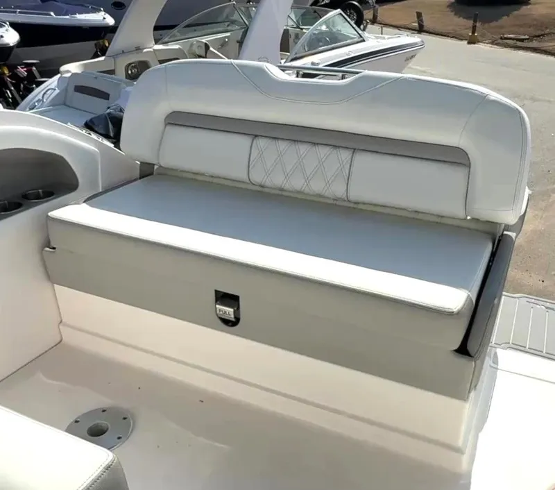 Slide: The Image of Regal 28 Express 2021 - 11