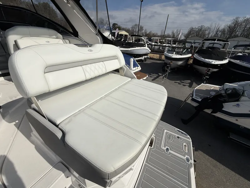 Slide: The Image of Regal 28 Express 2021 - 12