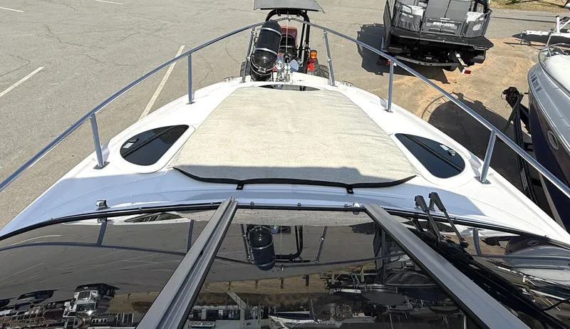 Slide: The Image of Regal 28 Express 2021 - 14