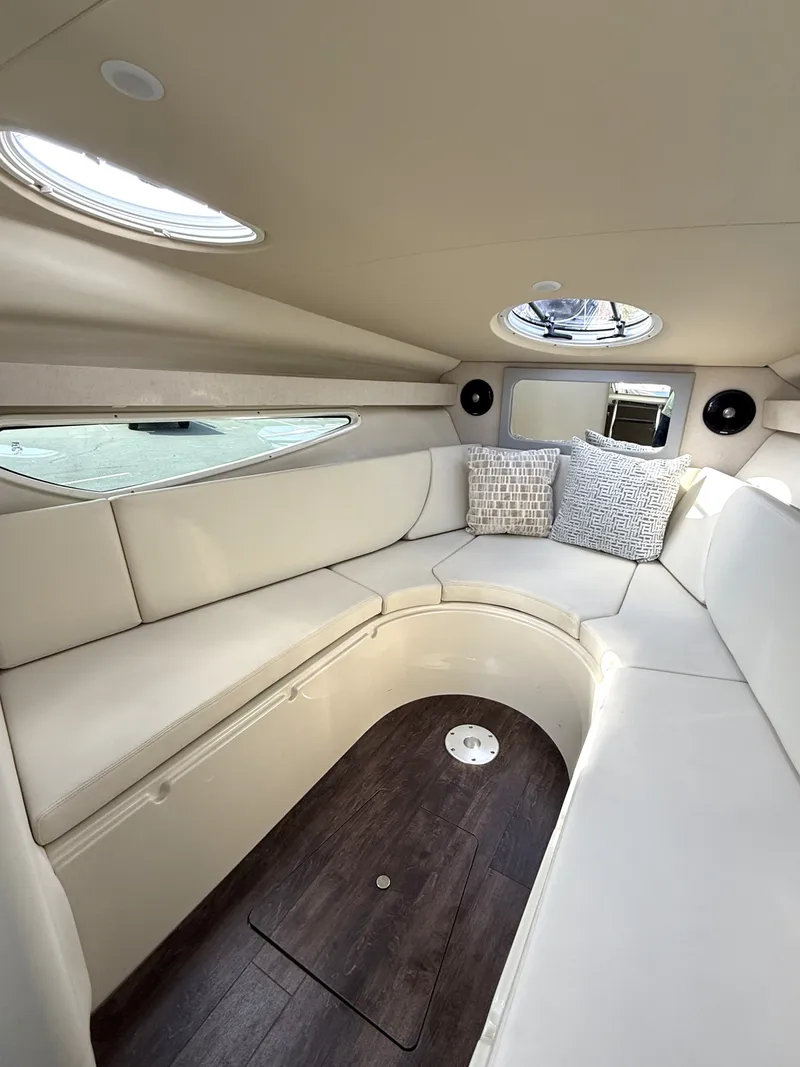 Slide: The Image of Regal 28 Express 2021 - 20