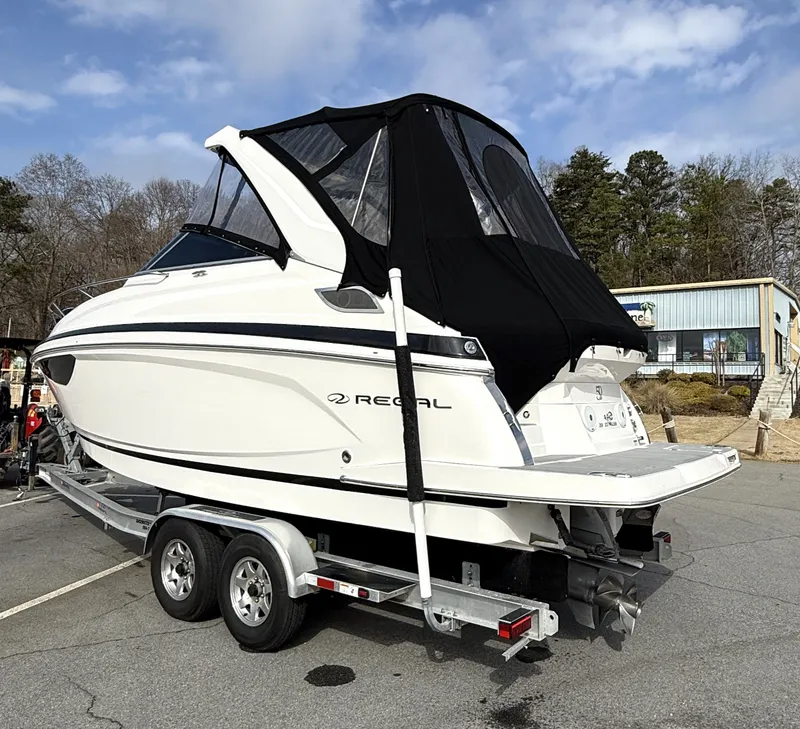 Slide: The Image of Regal 28 Express 2021 - 5