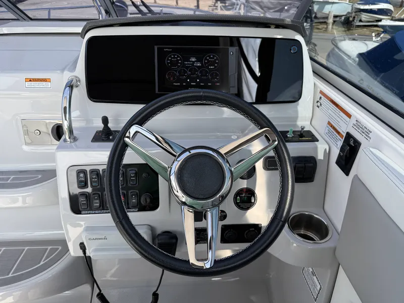 Slide: The Image of Regal 28 Express 2021 - 6