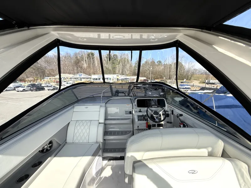 Slide: The Image of Regal 28 Express 2021 - 7