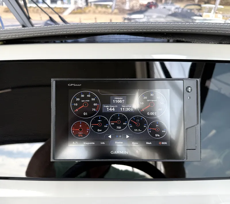 Slide: The Image of Regal 28 Express 2021 - 9